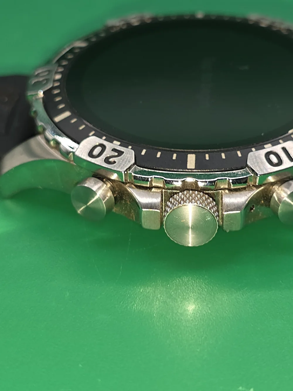 Fossil Gen 5 Garrett HR smartwatch with a black silicone strap